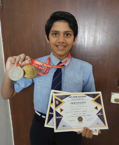  P.Venyashree of Grade 6 has won 2 medals in Swimming Competition