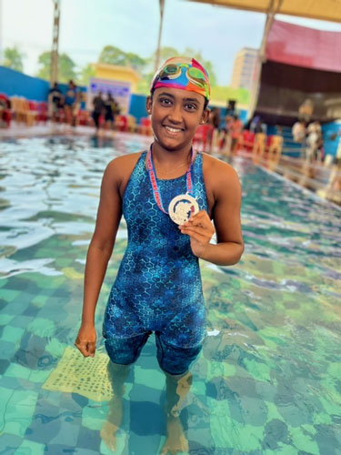 Sonakshi Sathyanarayanan wins in swimming competition 2023
